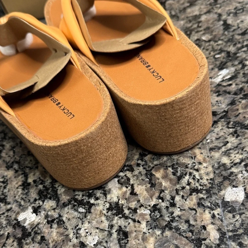Lucky Brand Women's coral Platform Sandals NWT